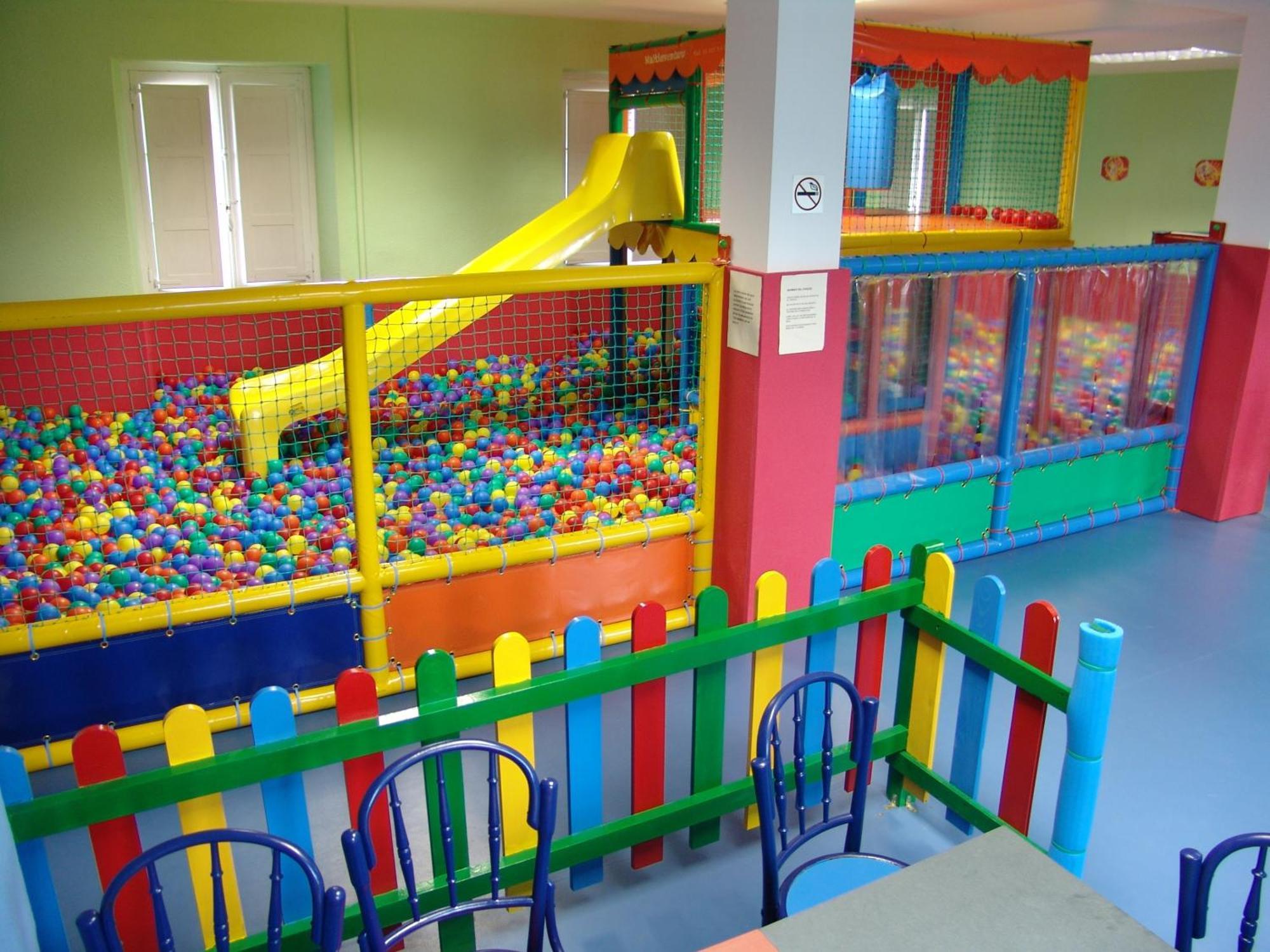 לקומברי Hostal Ayestaran I מראה חיצוני תמונה