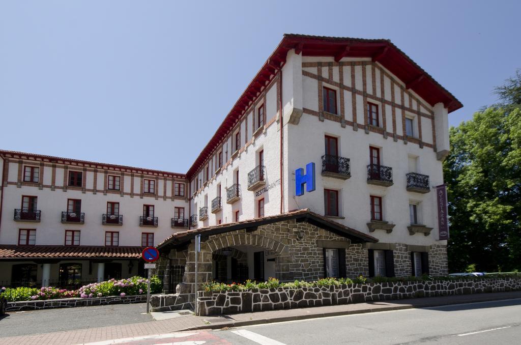 לקומברי Hostal Ayestaran I מראה חיצוני תמונה