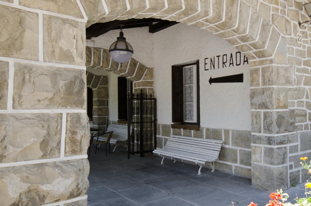 לקומברי Hostal Ayestaran I מראה חיצוני תמונה