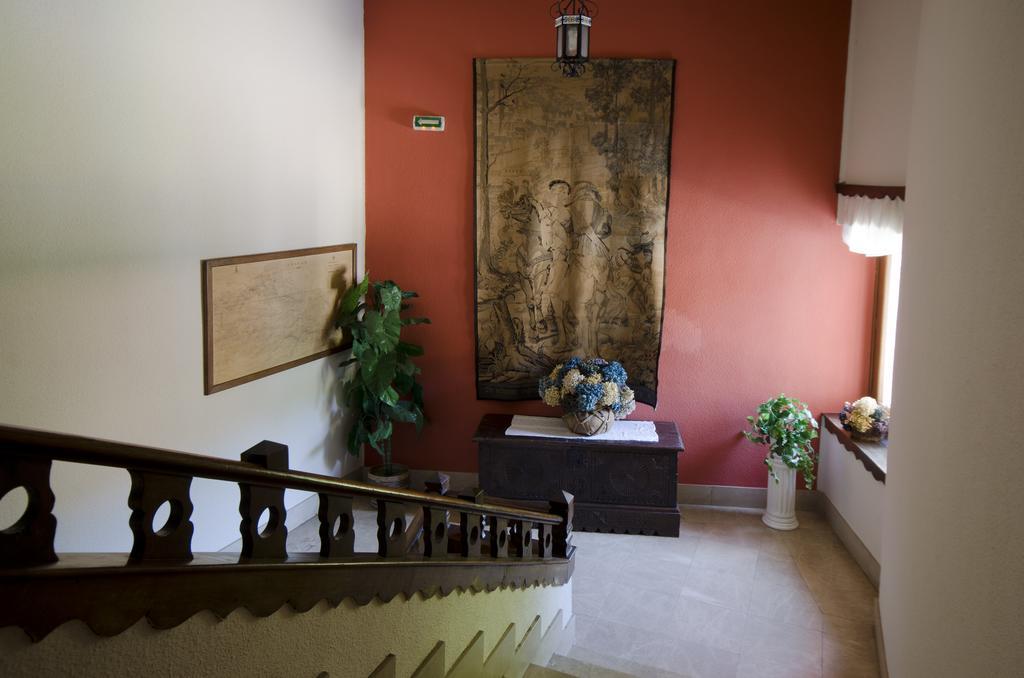 לקומברי Hostal Ayestaran I מראה חיצוני תמונה