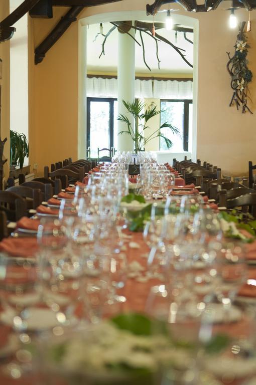לקומברי Hostal Ayestaran I מראה חיצוני תמונה