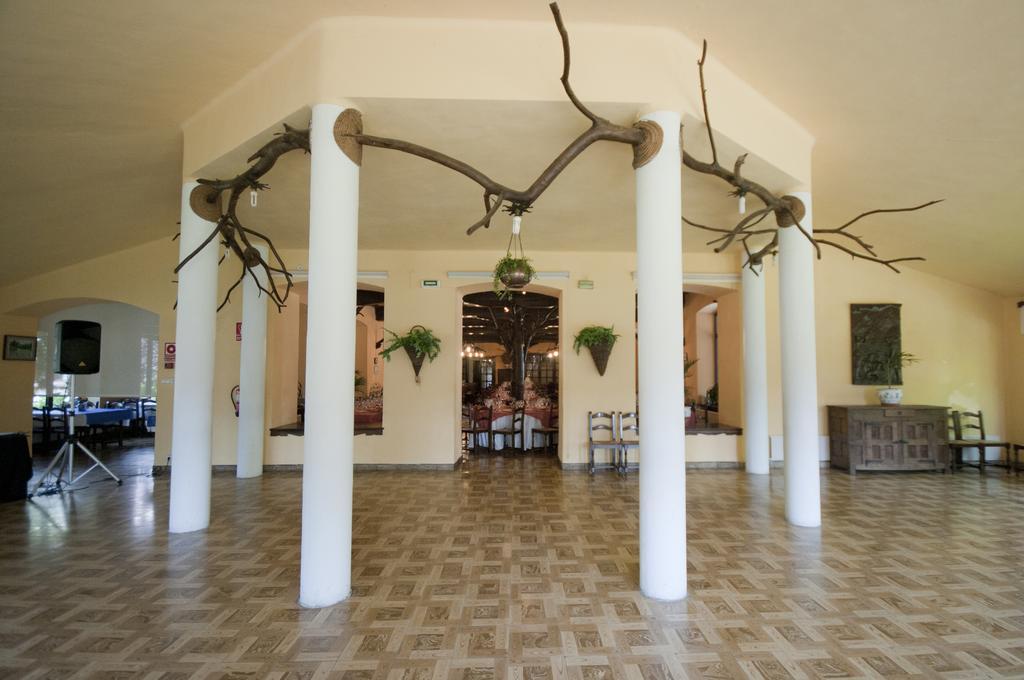 לקומברי Hostal Ayestaran I מראה חיצוני תמונה
